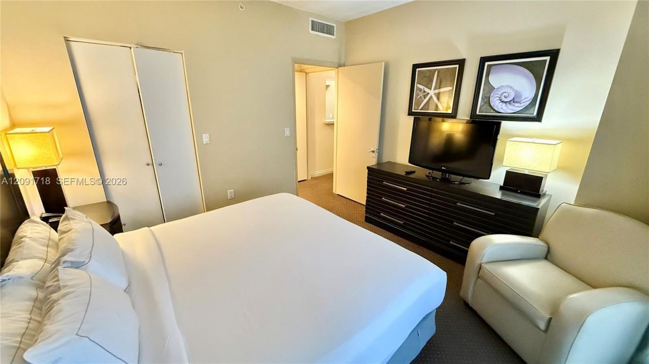 17375 Collins Ave , Unit 2607, Sunny Isles Beach, FL 33160 Photo