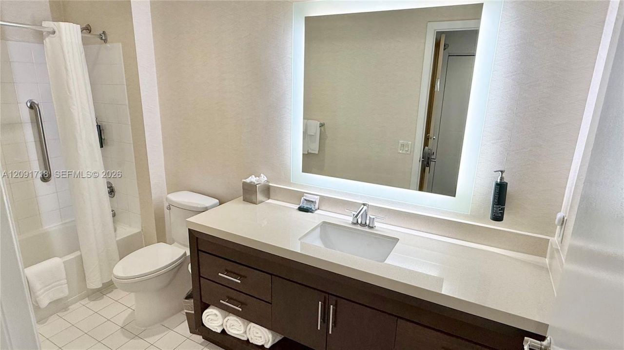 17375 Collins Ave , Unit 2607, Sunny Isles Beach, FL 33160 Photo