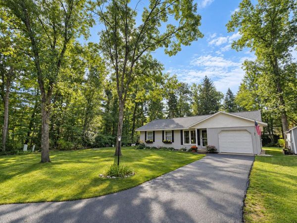 6891 Elmwood, Indian River, MI 49749