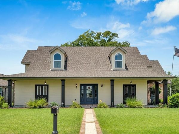 500 TERRI Drive , Luling, LA 70070