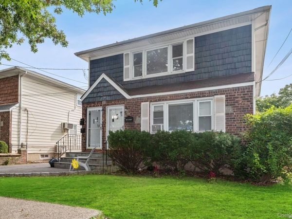 176 Nassau Boulevard , Unit 1, Garden City South, NY 11530