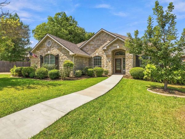 1349 River Forest DR, Round Rock, TX 78665