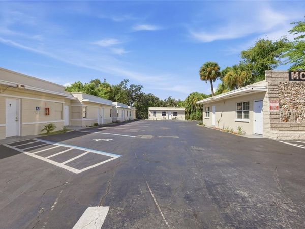 828 RIDGEWOOD AVENUE, HOLLY HILL, FL 32117