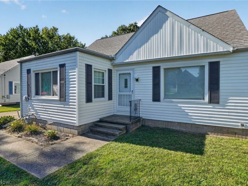 2825 E Center Street, Conneaut, OH 44030 Photo 3