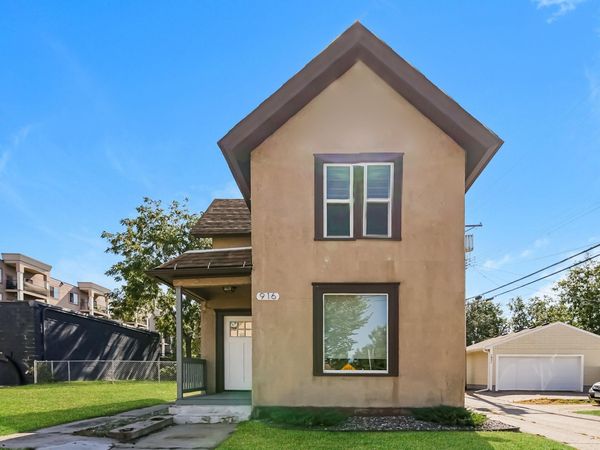 916 20th Avenue NE, Minneapolis, MN 55418