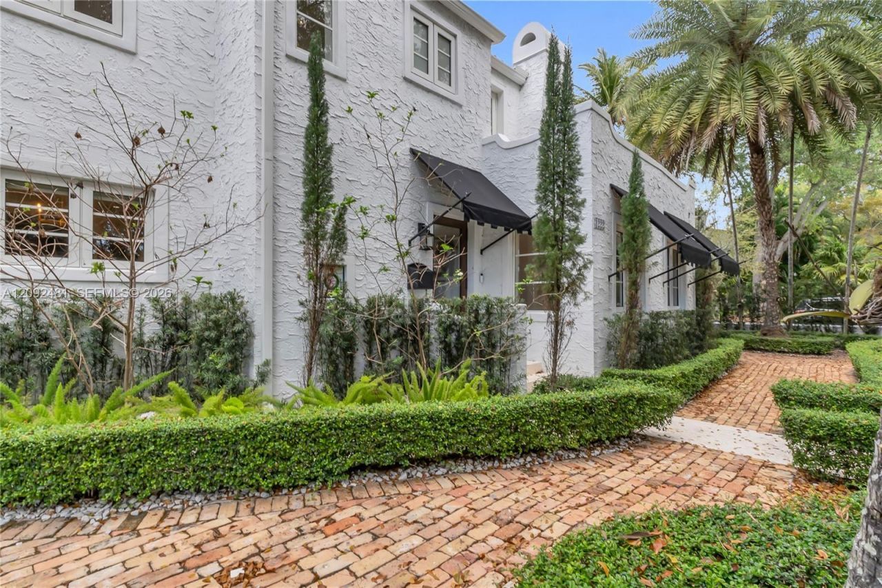 1222 Cortez St, Coral Gables, FL 33134 Photo
