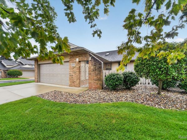 205 Addison Circle , Fowlerville Village, Mi 48836