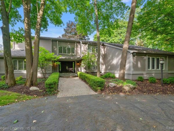 5640 Kolly Road, Bloomfield Hills, Mi 48301