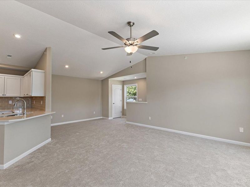 425 Pilot Point, Unit 1-305, Vandalia, OH 45377 Photo 10