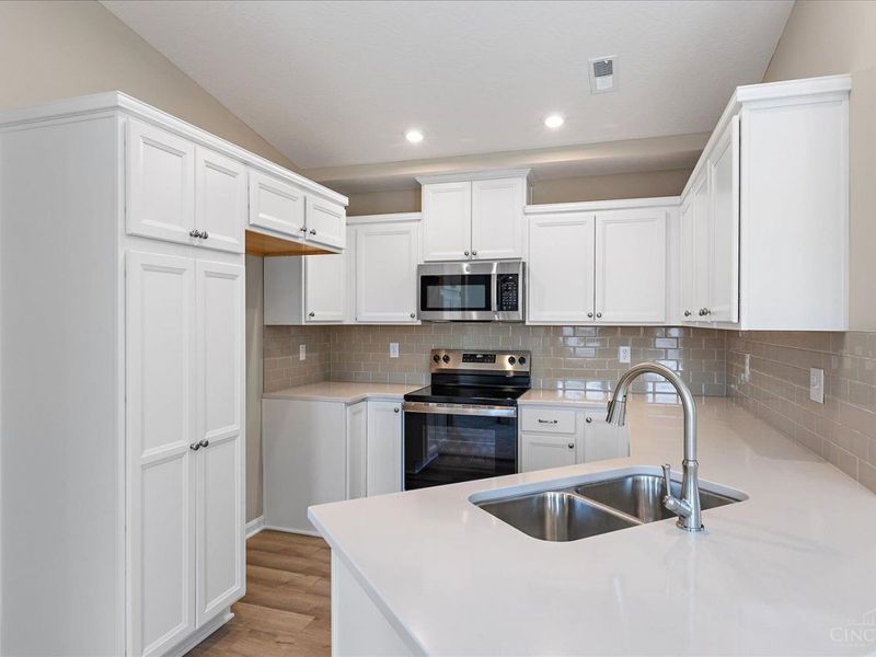 425 Pilot Point, Unit 1-305, Vandalia, OH 45377 Photo 5