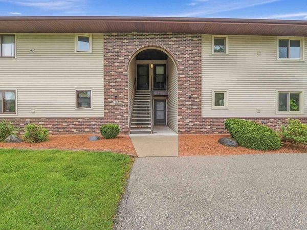 1737 MARICOPA DRIVE, Unit C, Oshkosh, WI 54904