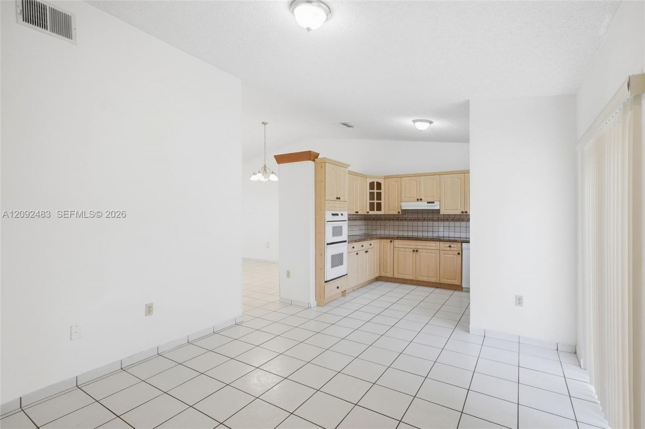 12641 NW 102nd Pl, Hialeah Gardens, FL 33018 Photo