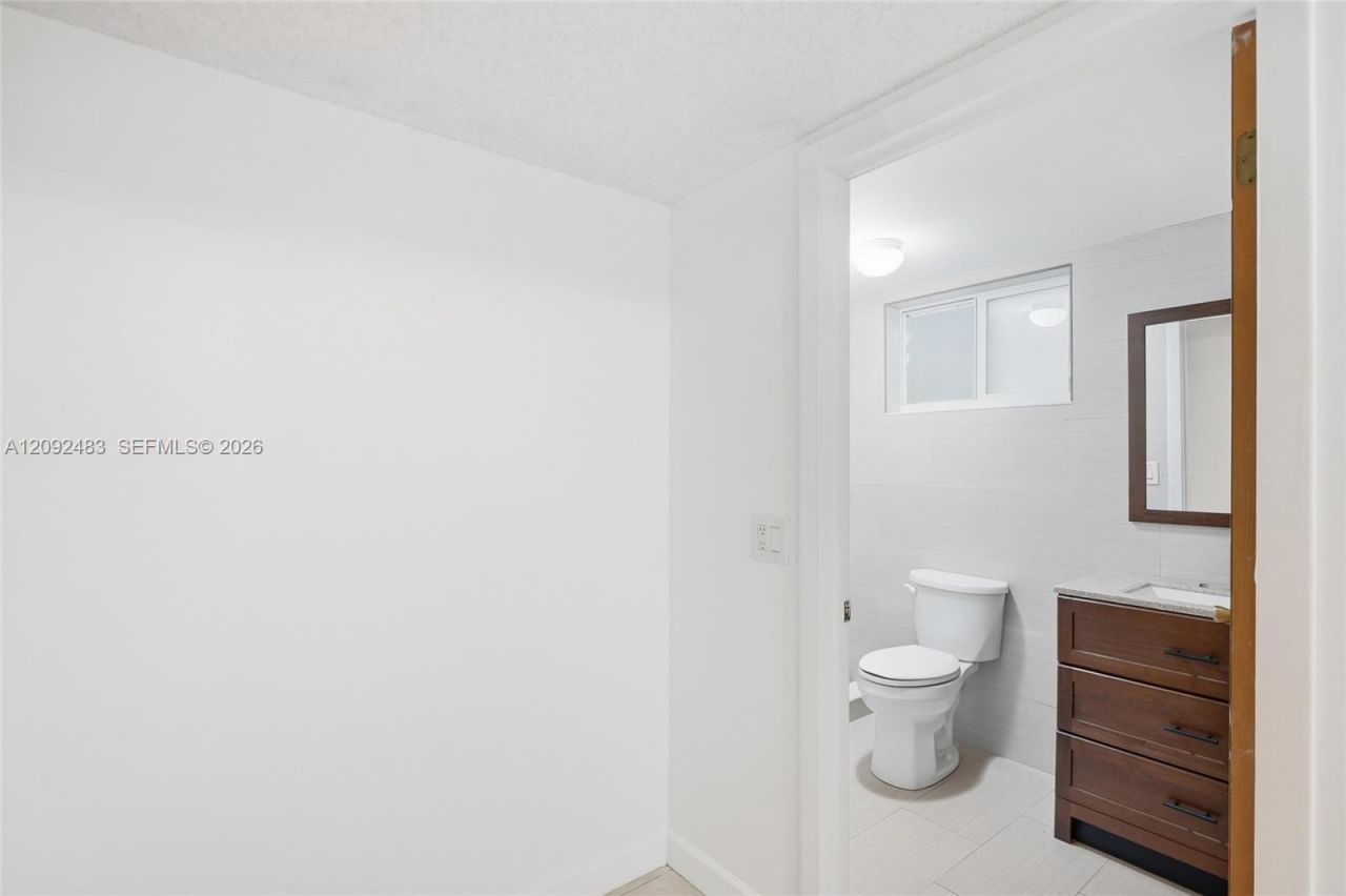 12641 NW 102nd Pl, Hialeah Gardens, FL 33018 Photo