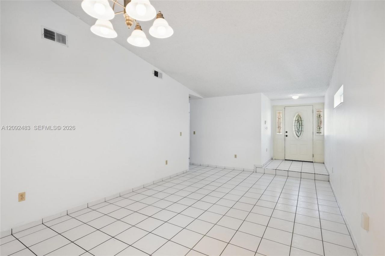 12641 NW 102nd Pl, Hialeah Gardens, FL 33018 Photo