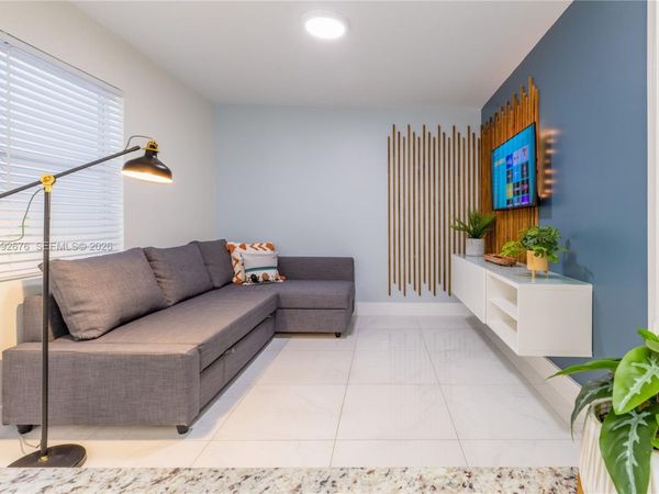 1762 NW 15th St , Unit 2, Miami, FL 33125
