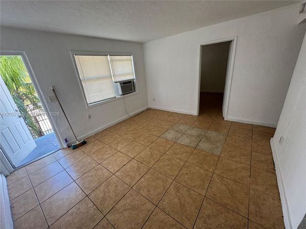 1306 NW 61st St , Unit 8, Miami, FL 33142