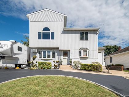 3117 Ward Lane Wantagh, NY 11793