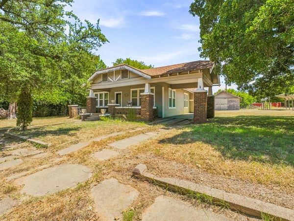 125 S Bell Street , De Leon, TX 76444