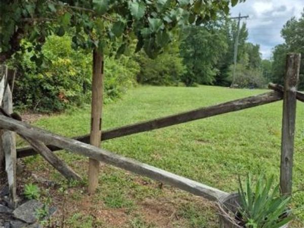 1586 Signboard Road, Bumpass, VA 23024