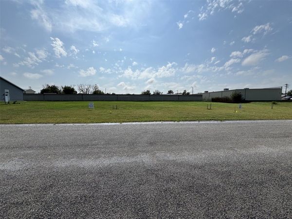 199 William Way, Newhall, IA 52315