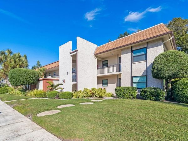 2750 E BAY DRIVE , Unit 12B, LARGO, FL 33771
