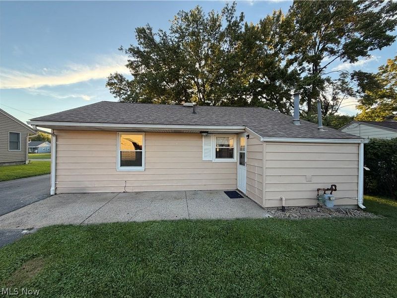 7421 Sierra Madre Trail, Youngstown, OH 44512 Photo 2