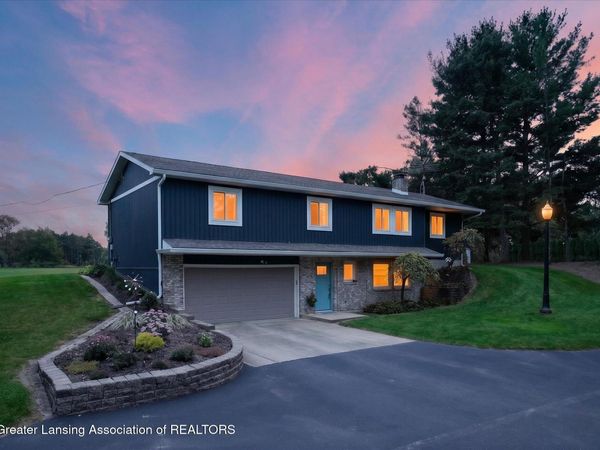 3384 N Michigan Road, Dimondale, MI 48821