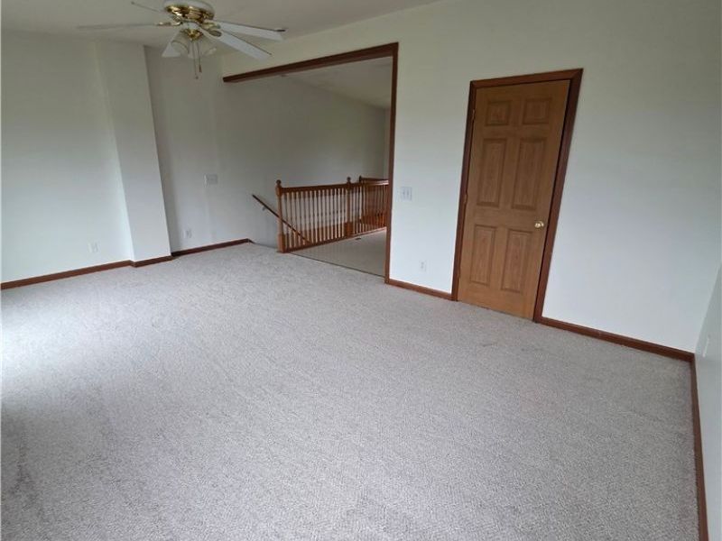 139 Meadowpark Drive, Cambridge, OH 43725 Photo 12