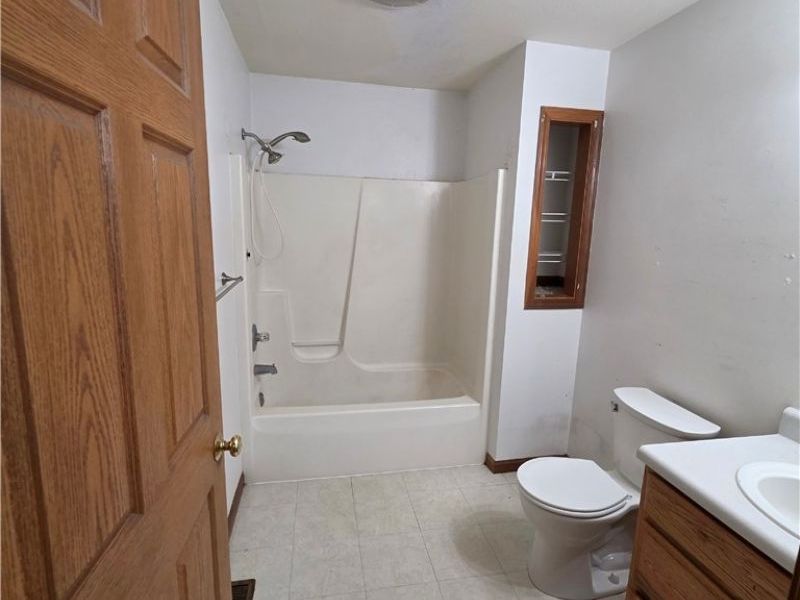 139 Meadowpark Drive, Cambridge, OH 43725 Photo 27