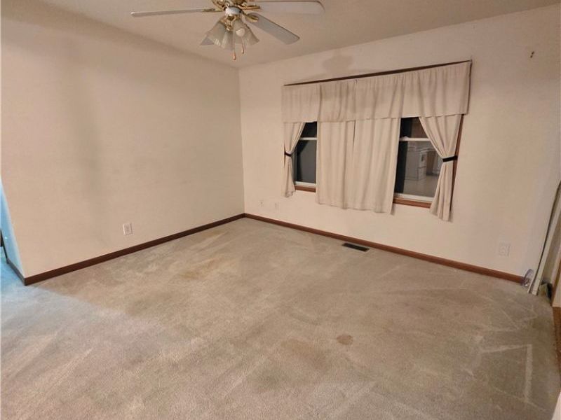 139 Meadowpark Drive, Cambridge, OH 43725 Photo 39