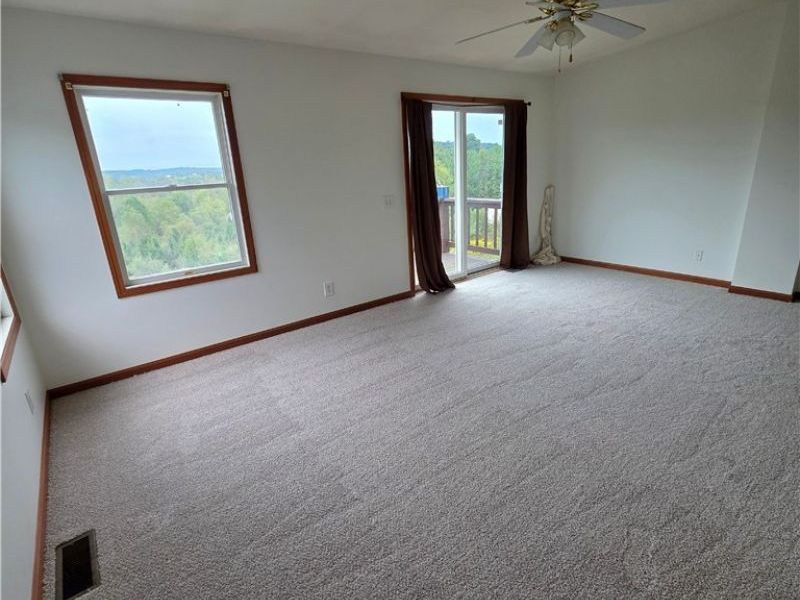 139 Meadowpark Drive, Cambridge, OH 43725 Photo 9