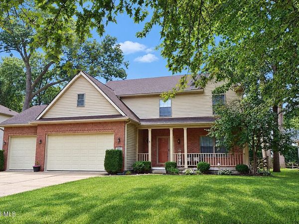 701 Whisperlake Rd , Holland, OH 43528