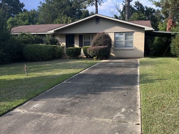 97 Karen Court, Warner Robins, GA 31088