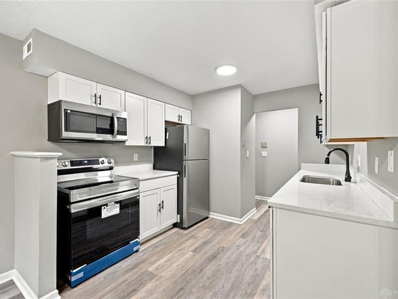 1570 Gelhot Drive, Unit 106, Fairfield, OH 45014 Photo 7