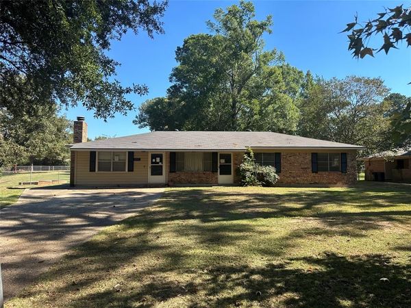 424 Irving Bluff Road , Shreveport, LA 71107