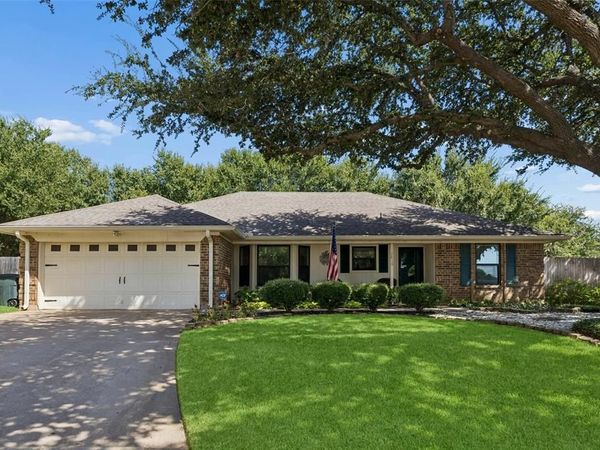 7416 Shady Hollow Court, North Richland Hills, TX 76182