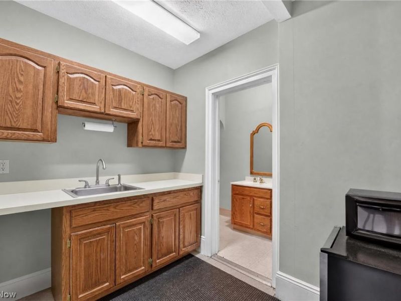 185 Main Street, Wadsworth, OH 44281 Photo 17
