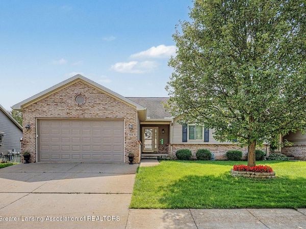 705 Treetop Trail, Charlotte, MI 48813