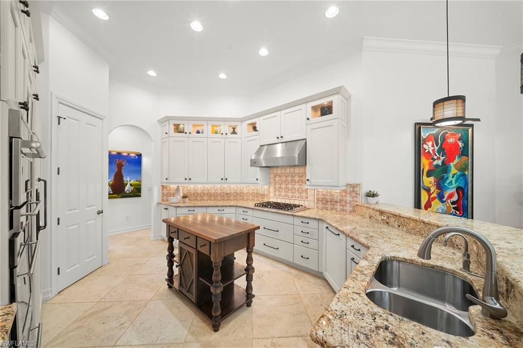 6477 Costa Cir , Naples, FL 34113 Photo
