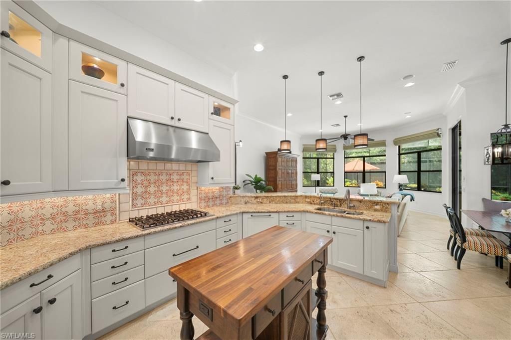 6477 Costa Cir , Naples, FL 34113 Photo