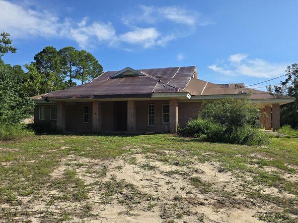 8261 Pamplona Street, Navarre, FL 32566