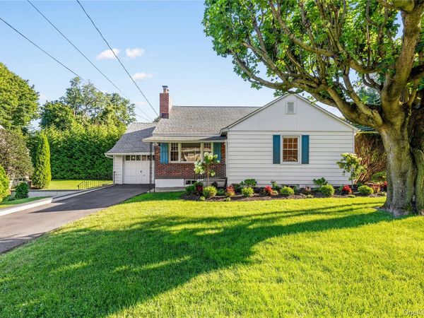 2 Argyle Road, Rye Brook, NY 10573