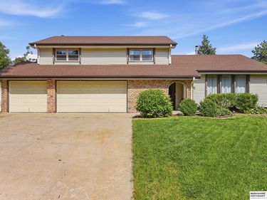 867 S 156th Avenue, Omaha, NE 68118