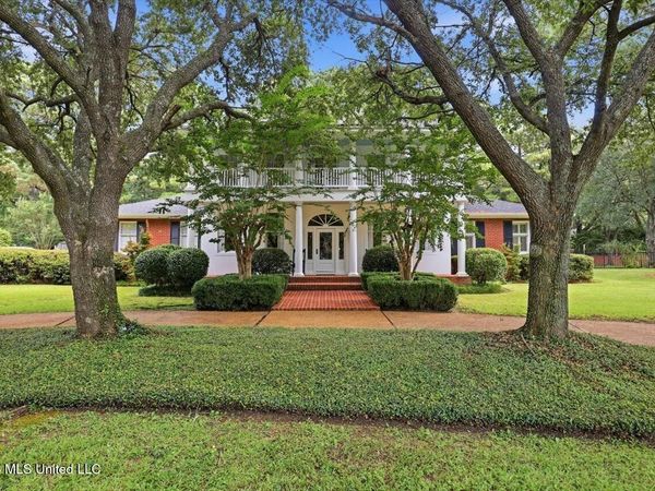 64 Saint Andrews Place, Jackson, MS 39211
