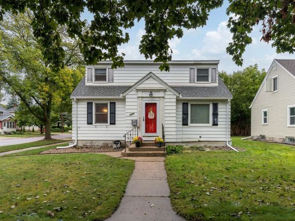 1204 N 4th Street, Mankato, MN 56001
