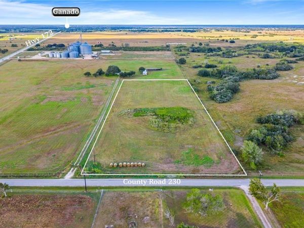 130 County Road 230 , Ganado, TX 77962