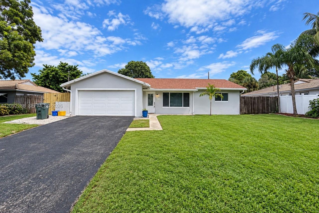 3700 NW 2nd Ct, Boca Raton, FL 33431 Photo