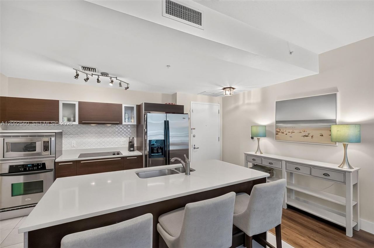 1900 N Bayshore Dr, Unit 2717, Miami, FL 33132 Photo