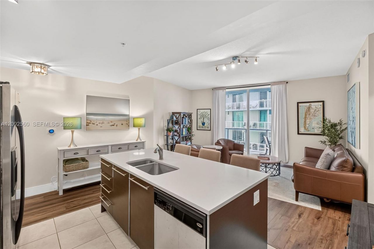 1900 N Bayshore Dr, Unit 2717, Miami, FL 33132 Photo