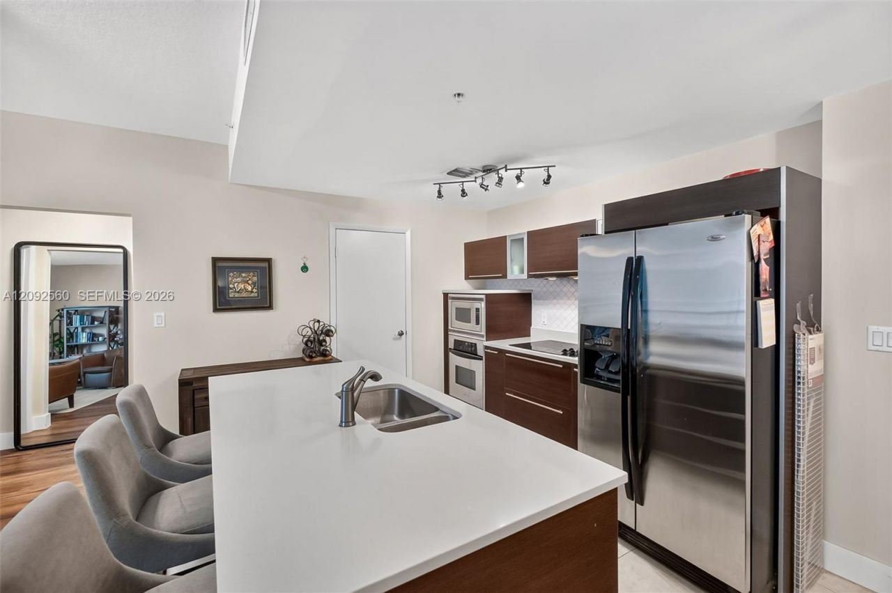 1900 N Bayshore Dr, Unit 2717, Miami, FL 33132 Photo